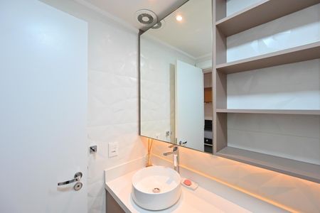 Banheiro Social de kitnet/studio para alugar com 1 quarto, 43m² em Mirandópolis, São Paulo