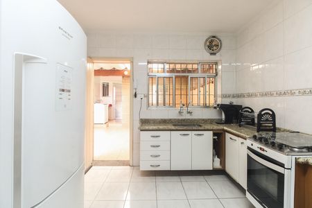 Casa à venda com 130m², 2 quartos e 2 vagasCozinha 