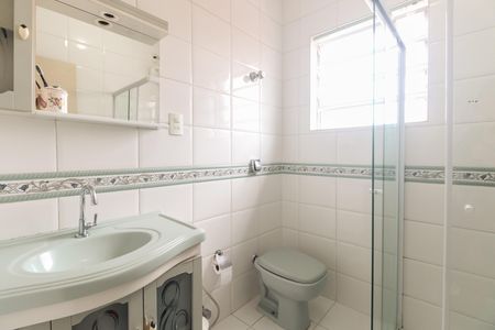 Casa à venda com 130m², 2 quartos e 2 vagasBanheiro 