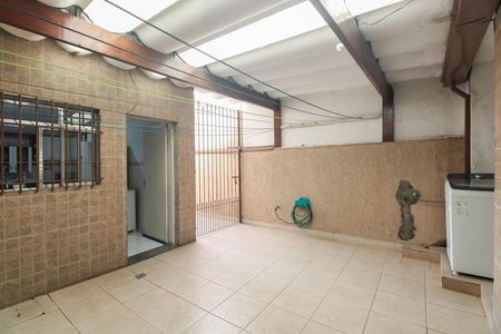 Casa à venda com 130m², 2 quartos e 2 vagasQuintal 