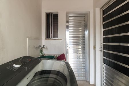 Casa à venda com 130m², 2 quartos e 2 vagasÁrea de Serviço - Quarto e Banheiro de Serviço 