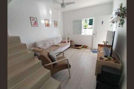 Casa de condomínio à venda com 123m², 3 quartos e 2 vagas