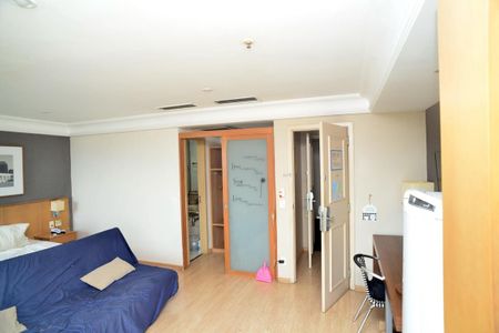 Sala de kitnet/studio para alugar com 1 quarto, 40m² em Barra da Tijuca, Rio de Janeiro