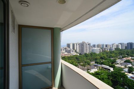 Varanda de kitnet/studio para alugar com 1 quarto, 40m² em Barra da Tijuca, Rio de Janeiro