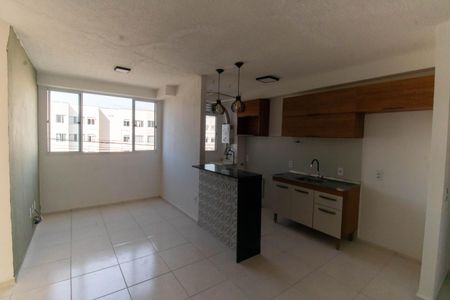 Sala de apartamento para alugar com 2 quartos, 42m² em Maria Paula, São Gonçalo