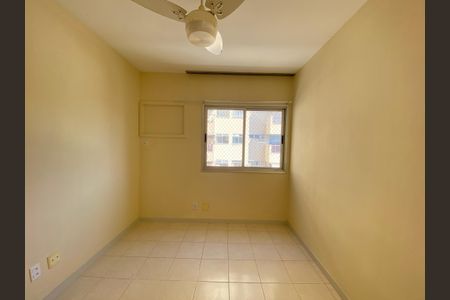 Apartamento à venda com 77m², 2 quartos e 1 vaga