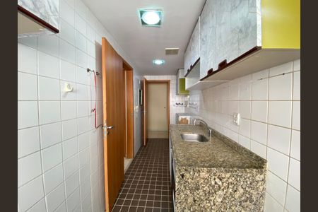 Apartamento à venda com 77m², 2 quartos e 1 vaga