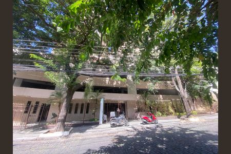 Apartamento à venda com 77m², 2 quartos e 1 vaga