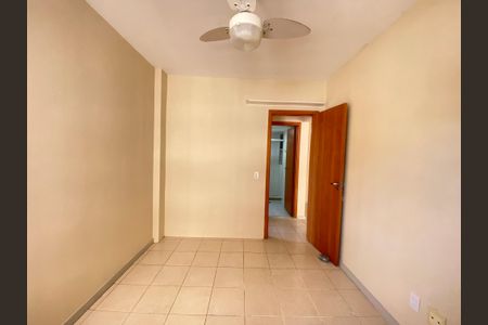 Apartamento à venda com 77m², 2 quartos e 1 vaga