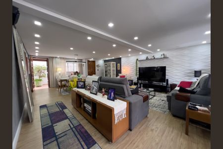 Casa à venda com 3 quartos, 200m² em Vila São José, São Paulo