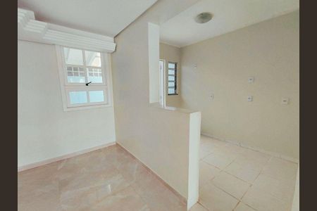 Cozinha de casa de condomínio para alugar com 2 quartos, 88m² em Rio Branco, Canoas