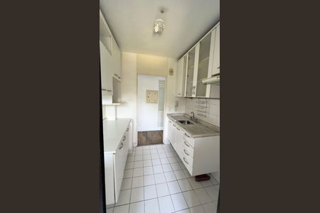 Cozinha de apartamento para alugar com 2 quartos, 55m² em Glória, Porto Alegre