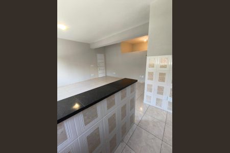 Cozinha de apartamento para alugar com 1 quarto, 33m² em Vila Monumento, São Paulo