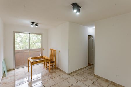 Sala de apartamento para alugar com 3 quartos, 62m² em Jardim Santa Emilia, São Paulo