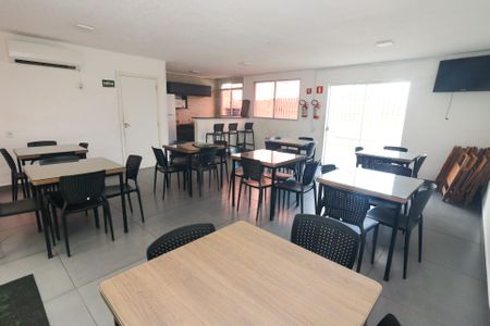 Apartamento à venda com 40m², 2 quartos e 1 vaga Apartamento à venda com 40m², 2 quartos e 1 vagaÁrea comum - Salão de festas