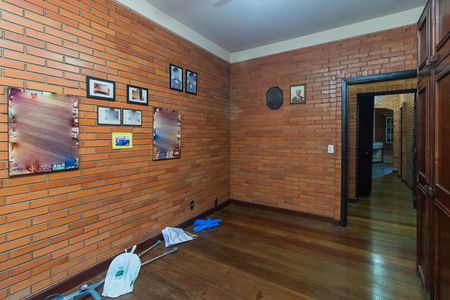 Casa à venda com 320m², 5 quartos e 2 vagasQuarto 1