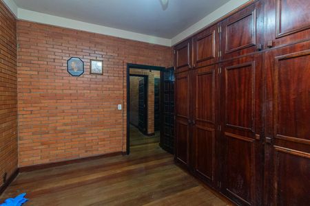 Casa à venda com 320m², 5 quartos e 2 vagasQuarto 1
