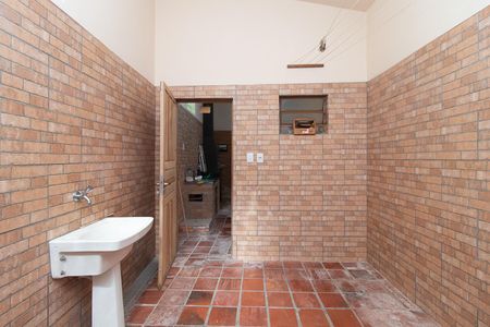 Casa à venda com 320m², 5 quartos e 2 vagasÁrea de Serviço