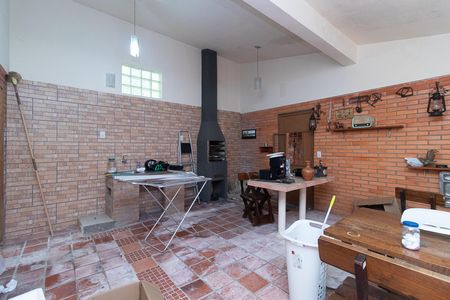 Casa à venda com 320m², 5 quartos e 2 vagasChurrasqueira