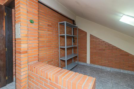 Casa à venda com 320m², 5 quartos e 2 vagasEscritório