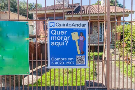 Casa à venda com 320m², 5 quartos e 2 vagasFachada