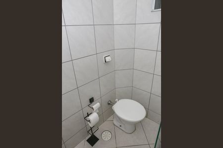 Banheiro de apartamento para alugar com 1 quarto, 48m² em Barra Funda, São Paulo