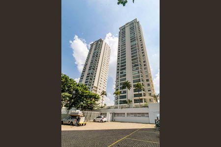 Apartamento à venda com 186m², 3 quartos e 3 vagasFachada e portaria