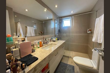 Apartamento à venda com 186m², 3 quartos e 3 vagasBanheiro 3
