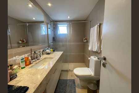 Apartamento à venda com 186m², 3 quartos e 3 vagasBanheiro 3