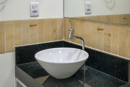 Apartamento para alugar com 65m², 2 quartos e 1 vaga Apartamento para alugar com 65m², 2 quartos e 1 vagaBanheiro da Suíte