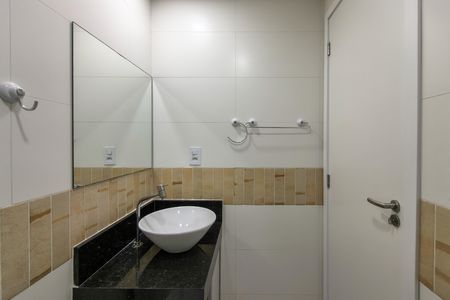 Apartamento para alugar com 65m², 2 quartos e 1 vaga Apartamento para alugar com 65m², 2 quartos e 1 vagaBanheiro