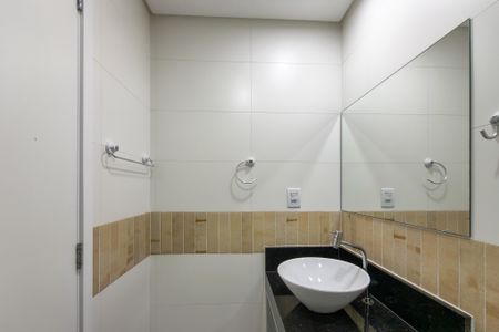 Apartamento para alugar com 65m², 2 quartos e 1 vaga Apartamento para alugar com 65m², 2 quartos e 1 vagaBanheiro da Suíte