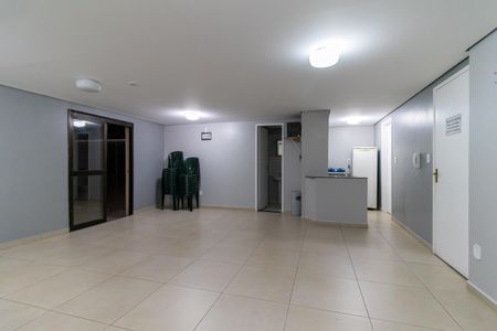 Apartamento à venda com 63m², 3 quartos e 1 vaga Apartamento à venda com 63m², 3 quartos e 1 vagaÁrea comum - Salão de festas 2