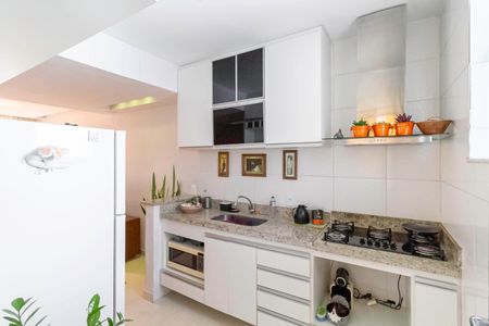 Apartamento à venda com 60m², 2 quartos e 2 vagasCozinha