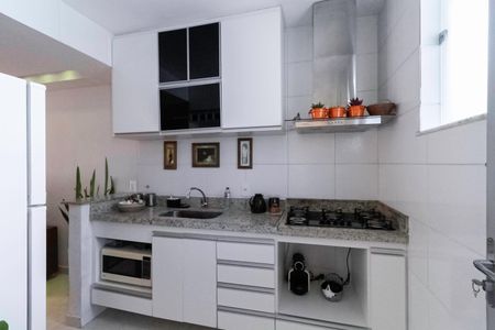 Apartamento à venda com 60m², 2 quartos e 2 vagasCozinha