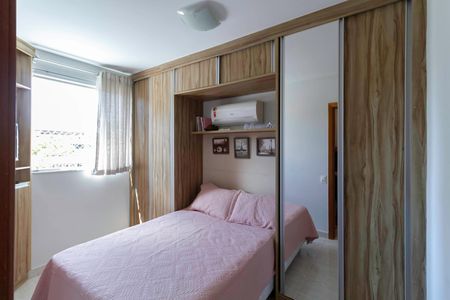 Apartamento à venda com 60m², 2 quartos e 2 vagasSuíte 