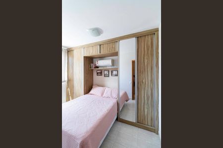 Apartamento à venda com 60m², 2 quartos e 2 vagasSuíte 