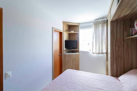 Apartamento à venda com 60m², 2 quartos e 2 vagasSuíte 