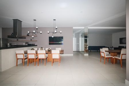 Apartamento à venda com 56m², 2 quartos e 1 vaga Apartamento à venda com 56m², 2 quartos e 1 vagaÁrea comum - Salão de festas