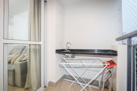 Apartamento à venda com 56m², 2 quartos e 1 vaga Apartamento à venda com 56m², 2 quartos e 1 vagaVaranda