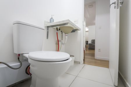 Apartamento à venda com 56m², 2 quartos e 1 vaga Apartamento à venda com 56m², 2 quartos e 1 vagaBanheiro da Suite