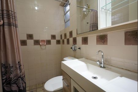Banheiro de apartamento para alugar com 1 quarto, 42m² em Petrópolis, Porto Alegre