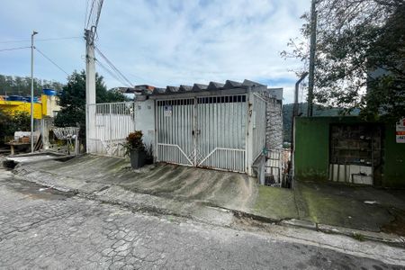 Casa para alugar com 65m², 2 quartos e sem vaga Casa para alugar com 65m², 2 quartos e sem vagaFachada