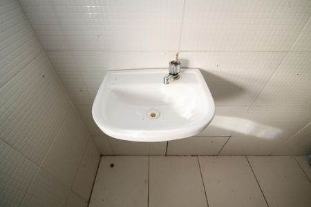Casa para alugar com 65m², 2 quartos e sem vaga Casa para alugar com 65m², 2 quartos e sem vagaBanheiro