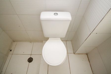 Banheiro de casa para alugar com 2 quartos, 65m² em Granja Carolina, Cotia