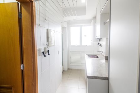 Apartamento para alugar com 156m², 3 quartos e 3 vagas Apartamento para alugar com 156m², 3 quartos e 3 vagasÁrea de Serviço