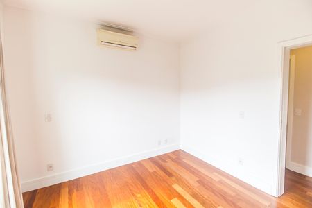 Apartamento para alugar com 156m², 3 quartos e 3 vagas Apartamento para alugar com 156m², 3 quartos e 3 vagasSuíte 1