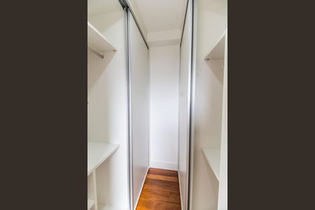 Apartamento para alugar com 156m², 3 quartos e 3 vagas Apartamento para alugar com 156m², 3 quartos e 3 vagasCloset da suíte