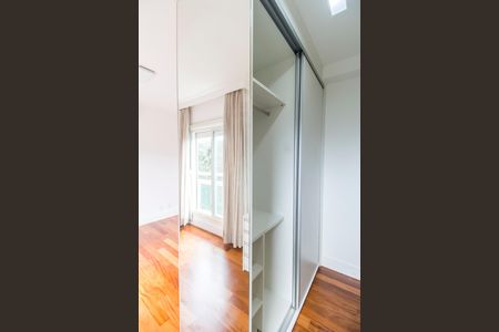 Apartamento para alugar com 156m², 3 quartos e 3 vagas Apartamento para alugar com 156m², 3 quartos e 3 vagasCloset da suíte