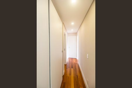 Apartamento para alugar com 156m², 3 quartos e 3 vagas Apartamento para alugar com 156m², 3 quartos e 3 vagasCorredor